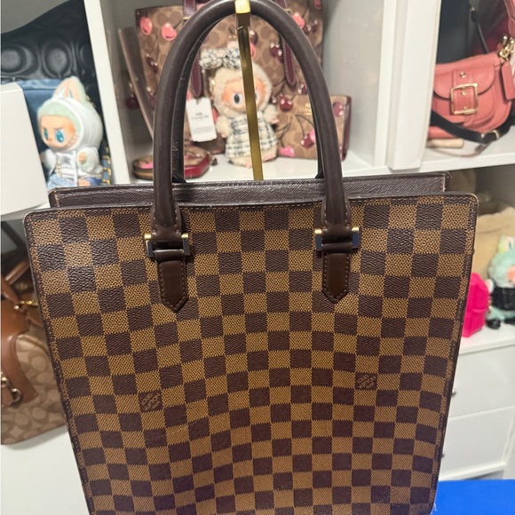 Louis Vuitton Tote Bag - Picture 1 of 8
